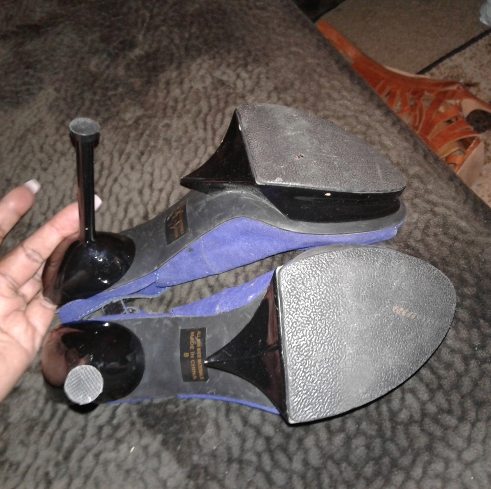 Shoes - Picture 4 of 4